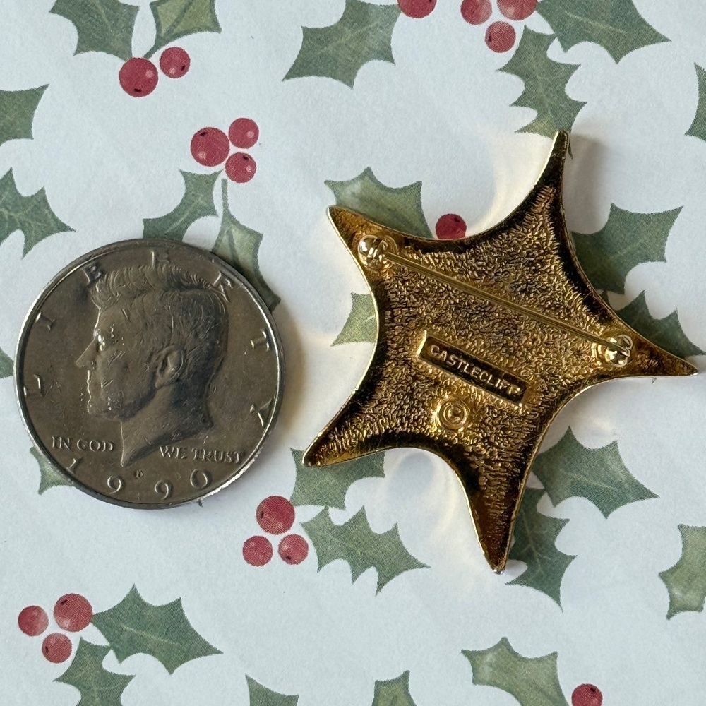 VINTAGE CASTLECLIFF  Red Star Brooch Enamel Polished Gold - Picture 3 of 7